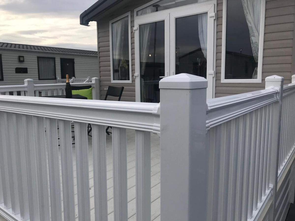 Flamingo Land Private Caravan - No 8 Cedarwood 호텔 Kirby Misperton 외부 사진