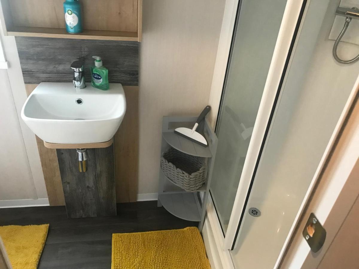 Flamingo Land Private Caravan - No 8 Cedarwood 호텔 Kirby Misperton 외부 사진