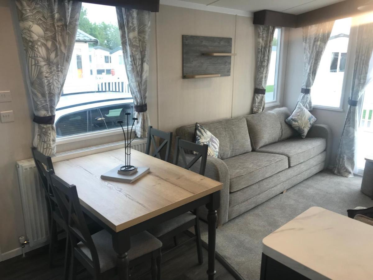 Flamingo Land Private Caravan - No 8 Cedarwood 호텔 Kirby Misperton 외부 사진
