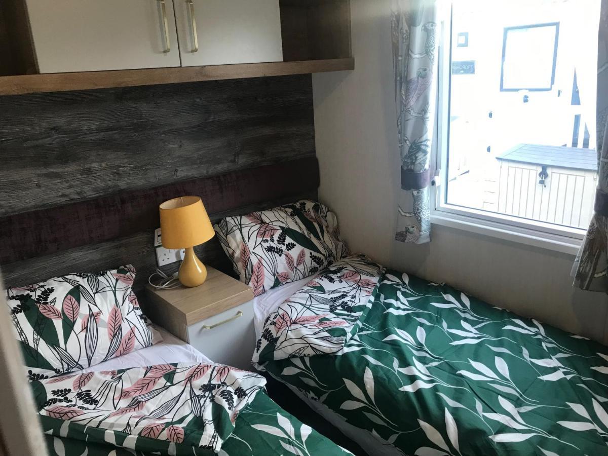 Flamingo Land Private Caravan - No 8 Cedarwood 호텔 Kirby Misperton 외부 사진