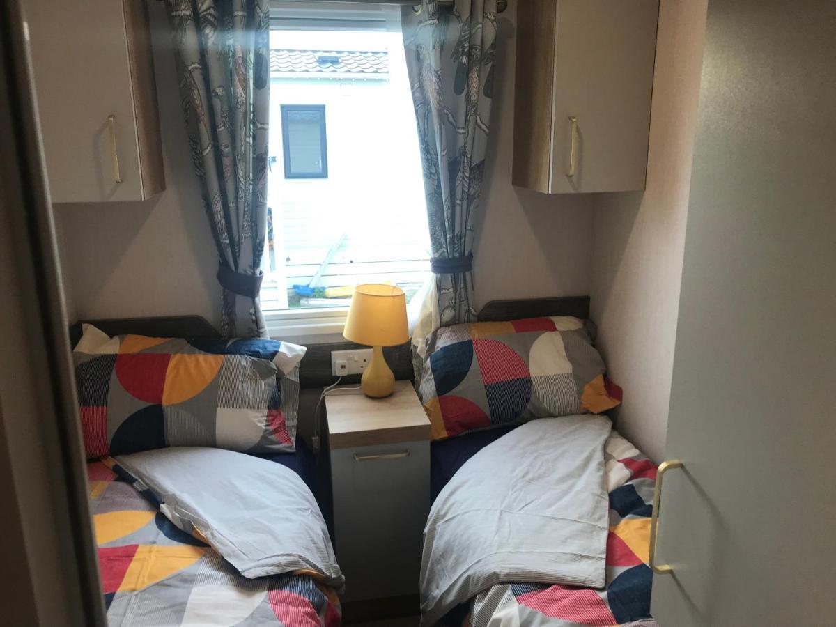 Flamingo Land Private Caravan - No 8 Cedarwood 호텔 Kirby Misperton 외부 사진