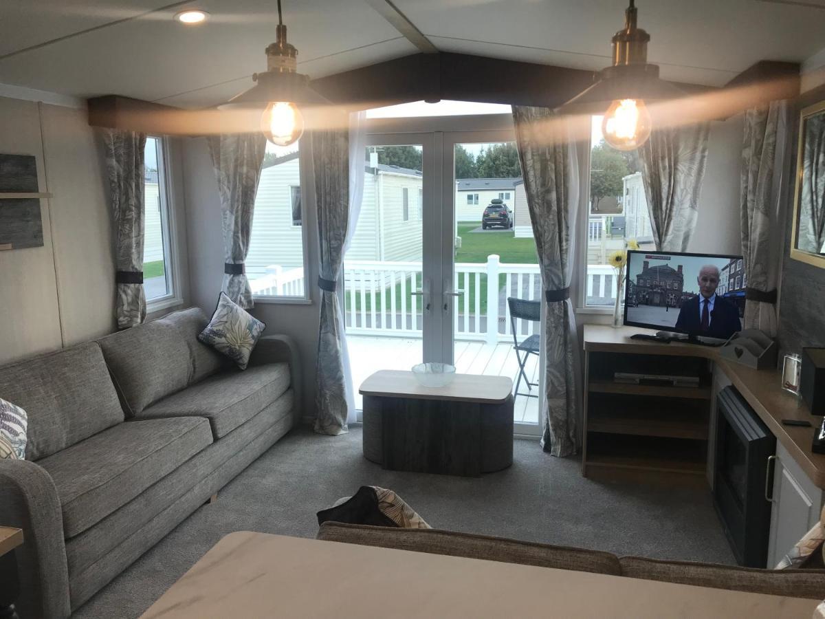 Flamingo Land Private Caravan - No 8 Cedarwood 호텔 Kirby Misperton 외부 사진